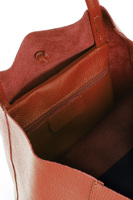 Koleksi Musim Dingin Tas Kulit Italia untuk Wanita Tas Pantai Besar dengan Desain Pegangan Panjang Saku Dalam Produk Asli