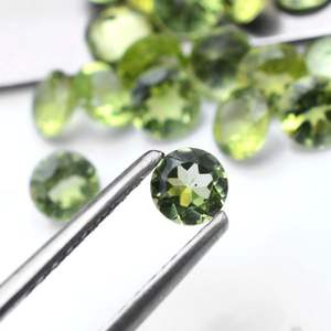 25 ชิ้น Peridot ธรรมชาติ 4 มม.รอบตัด 3 มม.ความหนาอัญมณี 4.35 Cts Lot Iroc ขายคุณภาพสูงหลวมอัญมณี facet - Product Image 4