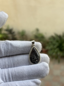 จี้เงินแท้ทรงลูกแพร์คลาสสิก ประดับด้วยเทอร์ควอยซ์บัฟฟาโลธรรมชาติ งานแฮนด์เมด คุณภาพ 3A สำหรับงานฉลองครบรอบแต่งงาน - Product Image 4