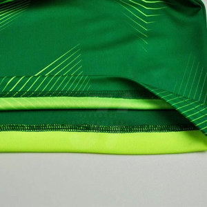 Uniformes de football personnalisables OEM de haute qualité à séchage rapide 100% polyester pour adultes avec design uni et impression de logo personnalisée - Product Image 6