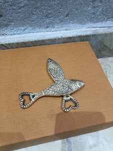 Abridor de Botellas de Cerveza de Latón Dorado Vintage, para Bodas y Fiestas, Abridor de Vino y Champán Hecho a Mano - Product Image 2