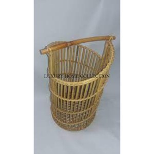 Porte-parapluie décoratif en métal antique avec une silhouette haute et élancée alliant utilité de rangement et charme esthétique - Product Image 4