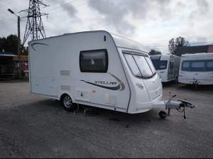 Encuentra un icono similar: Caravana/RV moderna todoterreno 4x4, remolque de viaje impermeable. - Product Image 2