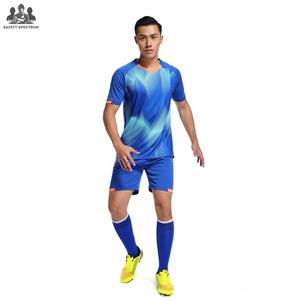 Uniforme de football d'équipe en gros |   Kit en polyester respirant à séchage rapide |   Ajustement réglable, fabrication OEM |   Haute qualité Toutes saisons - Product Image 3