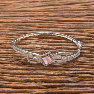 Zirconia cúbica chapada en rodio, Diamante americano clásico Kada con aspecto elegante para mujer - Product Image 4