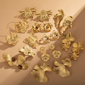 ต่างหูห่วงเหล็กไทเทเนียมชุบทอง18K รูปดอกไม้เรขาคณิตย้อนยุค1คู่ต่างหูห่วงสแตนเลสแฟชั่น - Product Image 2