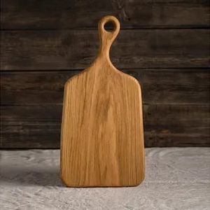 Planche à découper en bois multifonctionnelle, servant de support pour couper, trancher, servir et présenter, offrant une fonctionnalité élégante pour divers besoins de cuisine - Product Image 5