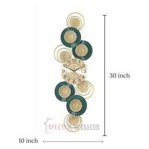 Horloge murale haut de gamme Design moderne pour anniversaire de mariage Décoration de la maison Cadeaux Autres occasions faits à la main - Product Image 5