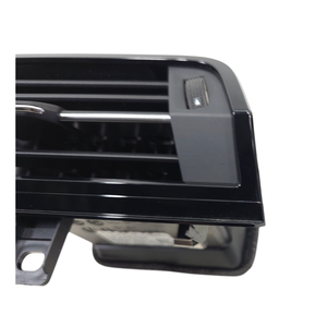ช่องระบายอากาศบนแผงหน้าปัดด้านขวา สำหรับรถยนต์ AUDI Q3 ซีรีส์ (F3B) รุ่น 83B820902 (18>) - Product Image 2