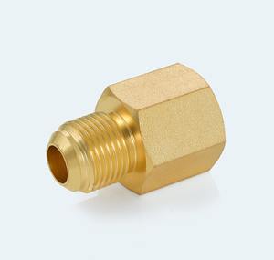 Adaptateur en laiton droit à embout évasé SAE de 1/2 pouce mâle vers 5/8 pouce femelle - Product Image 1