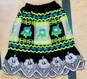 Jupes en laine vintage pour femmes de haute qualité, nouveau style, broderie, anti-boulochage, taille naturelle, coupe droite, fabriquées au Pakistan - Product Image 4