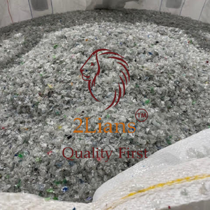 Copos de botellas PET naturales con etiquetas - Product Image 2