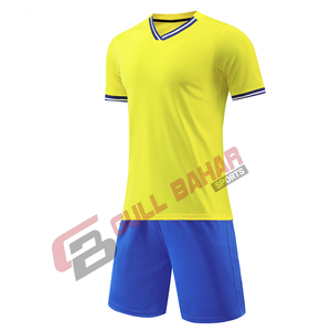 Maillot de sport personnalisé uniforme d'entraînement de football Orange blanc noir à séchage rapide avec chemise et technique de sublimation courte - Product Image 6