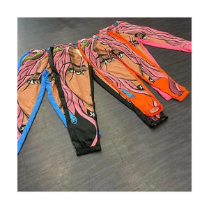 กางเกงวิ่งการปรับแต่งผ้าคุณภาพสูงพร้อมโลโก้และรูปแบบที่กำหนดเองเหมาะสำหรับการออกกำลังกายกีฬาและสตรีทแวร์ที่ทันสมัย - Product Image 1