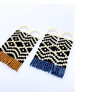 Boucles d'oreilles brodées de perles de rocaille artisanales personnalisables bijoux de mode brodés en perles - Product Image 5