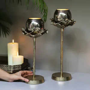 Meilleure vente Décoration de maison de luxe Nouveau design Bougeoir en verre Métal Fer pour mariage Noël Bougies parfumées Moules à bougies - Product Image 1