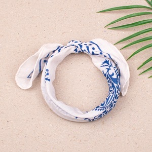 Pañuelo Azul con Estampado de Bloques, Estilo Boho, Unisex, Ecológico, para la Cabeza, para el Verano y la Playa - Product Image 6