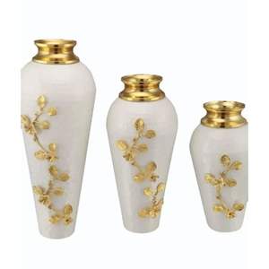 Ensemble de 3 vases à fleurs en fer forgé, design floral traditionnel fait main, pour la décoration de la maison et les fêtes - Product Image 3