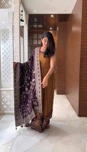 Diseñador Plazo Set Faux Georgette con bordado pesado y trabajo de secuencia con mangas completas Flair 3 metros Micro algodón pesado - Product Image 2