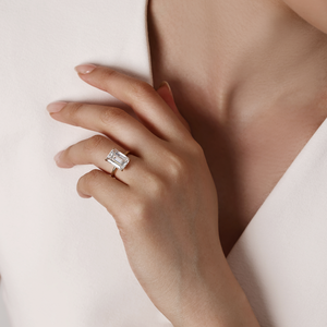 Anillo de Diamante Cultivado en Laboratorio con Corte Esmeralda Jude - Product Image 5