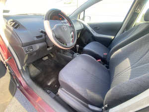 Usado 2009 T * oyota Yaris - Product Image 4