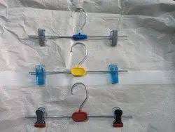 ไม้แขวนเสื้อเหล็กที่กำหนดเองที่มีโลโก้ - Product Image 3