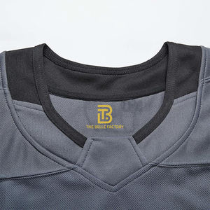 Camiseta de hockey sobre hielo de punto de malla de secado rápido estilo profesional, duradera y transpirable para entrenamiento, disponible en los colores del equipo - Product Image 4