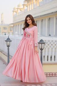 Salwar Kameez, robe de designer élégante d'Anarkali, robe prête à porter robe de broderie lourde Eid Special Anarkali Suit - Product Image 3