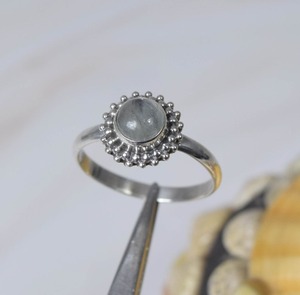 Anillo de Compromiso de Plata de Ley 925 Hecho a Mano de la Mejor Calidad, Chapado en Rodio, con Piedra Lunar Arcoíris de Fuego Azul Natural - Product Image 4