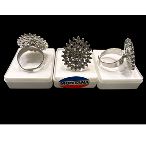 แหวนชุบทองและเงินที่ปรับแต่งได้มีรายละเอียดเพชรอเมริกันบนฐานโลหะผสมทองเหลืองสำหรับผู้หญิงและเด็กผู้หญิงที่สง่างาม - Product Image 2