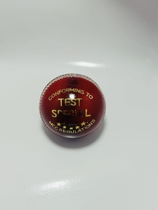 Pelota de cricket de prueba especial Pelota de cricket de cuero rojo para jugadores profesionales - Product Image 3