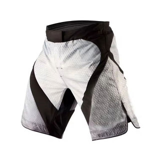 Shorts de grappling MMA de haute qualité, flexibles, respirants, à séchage rapide, en Spandex/Polyester, personnalisables, conçus pour un ajustement sûr et facile. - Product Image 1