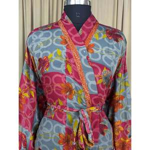 Vestido Kimono de Seda Reciclada Estilo Boho Chic Vintage para Mujer, Ideal para la Playa, Resort, Casa o como Bata de Baño - Product Image 4