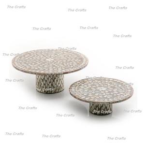 Ensemble de trois supports à gâteau en bois de style classique avec nacre et acrylique, avec support à dessert - Product Image 5