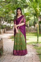 Designer de luxe Kanjiveram Soie Half Lehenga Saree pour les femmes de mariage et de fête disponible au prix de gros