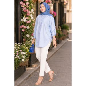 Chemise décontractée en popeline rayée bleu ciel boutonnée pleine longueur pour le printemps/été – Élément de mode simple - Product Image 1
