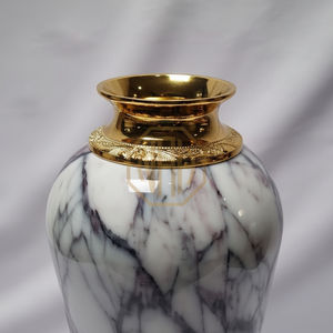 Vase à fleurs en fer pour le sol, style côtier classique, vase décoratif en émail blanc marbré pour la maison et les restaurants - Product Image 4