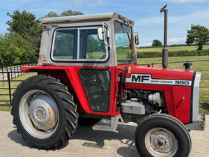 รถแทรกเตอร์มือสองขายส่ง 70 แรงม้า รถแทรกเตอร์ฟาร์ม Massey Ferguson 550 2WD รถแทรกเตอร์การเกษตร เครื่องยนต์ดีเซล รถแทรกเตอร์มือสอง - Product Image 3