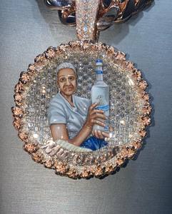 Pendentif photo 3D personnalisé avec argent 925 glacé Moissanite bijoux en alliage de style classique avec pierre principale en diamant - Product Image 1