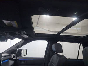 Toyota Sequoia Platinum 2025 2024 d'occasion en excellent état - Product Image 6