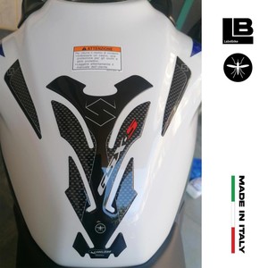 Adesivo Protettivo Serbatoio in Carbonio Compatibile Suzuki GSX-S per Moto - Product Image 3
