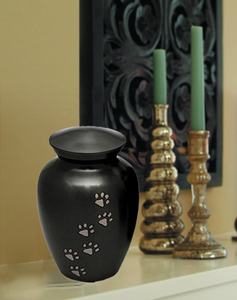 Urne funéraire de luxe en laiton noir Paw Pet de style européen Fournitures funéraires de qualité supérieure - Product Image 4