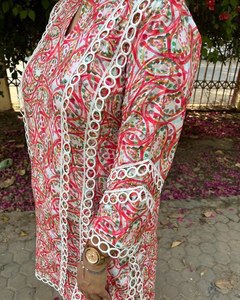 Elegante conjunto de pantalón Kurti de algodón estampado con detalles de encaje Cómodo uso diario e informal para mujer - Product Image 3