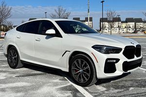 BMW X6 xDrive40i Plus 2021 Usado en Buen Estado, Sin Accidentes, Volante a la Izquierda/Derecha - Product Image 5