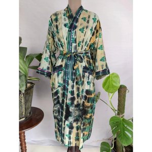 Bata de casa vintage estilo bohemio de verano con efecto tie-dye, de algodón puro reciclado, con motivo floral beige y verde, estilo pareo de día. - Product Image 1