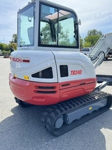 รถขุดขนาดเล็ก Takeuchi TB240 แบบตีนตะขาบ พร้อมห้องโดยสาร  เครื่องยนต์ดีเซล - Product Image 4