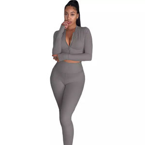 Ensemble de survêtement 2 pièces respirant pour femme, grande taille, style hip-hop, haut court et pantalon de jogging à carreaux, idéal pour l'entraînement hivernal - Product Image 3