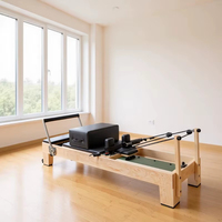 Equipo de Pilates Reformer en Oferta, para Ejercicio en Casa, de Roble Natural, con Herrajes Duraderos, Plataforma Acolchada y Resistencia Flexible