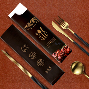 Biểu Tượng Tùy Chỉnh Dao Kéo Túi Giấy Nhà Hàng Nĩa Dao Muỗng Flatware Bạc <span class=keywords><strong>Set</strong></span> Kraft Giấy Tay Áo Pouch Túi Với Khăn Ăn - Product Image 1