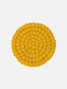 Dessous de plat jaune fait à la main en laine feutrée-porte-pot en feutre-décor de cuisine-tapis en laine-dessous de plat à boule - Product Image 3